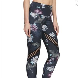 Onzie Carrera High Rise Legging in Crane